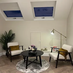  Homestay Attic In Citywest